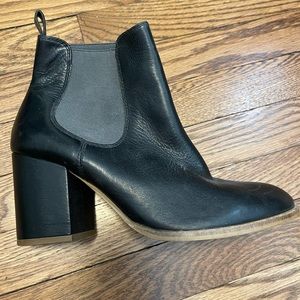Like new ankle booties